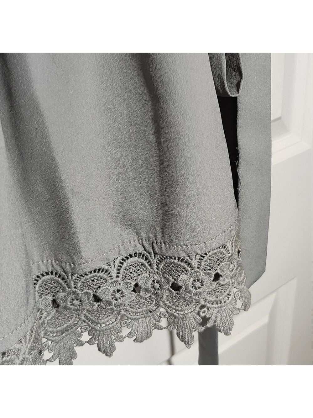 GRAY Silver Satin Mid Length Robe Size Large - Picture 6 of 9